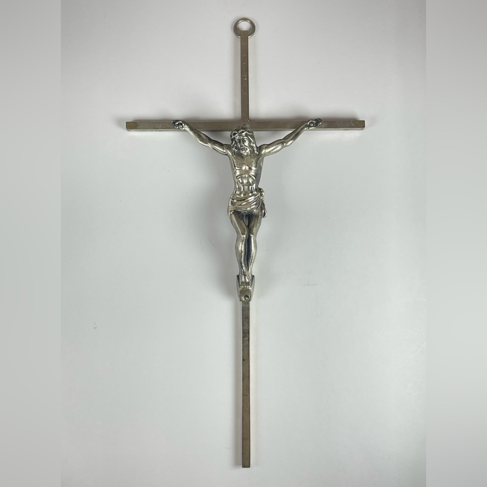Vintage silver-tone metal crucifix